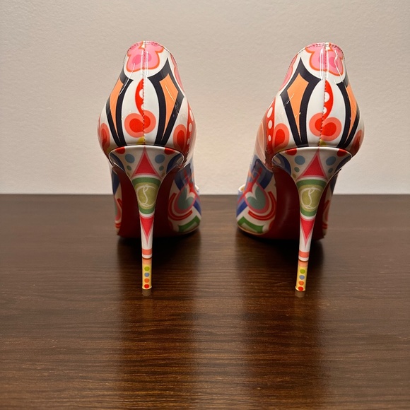 CHRISTIAN LOUBOUTIN - Hot Chick Print Pointed Toe Pump - Picture 5 of 6